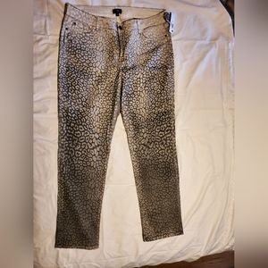 NWT- NYDJ in Snow Leopard Ombre Grey / Cream - Size 16